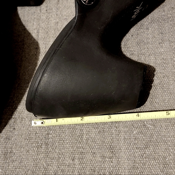 Crocs Chunky Criss-cross Heel - Picture 6 of 12